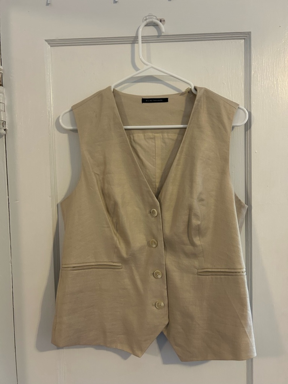 Elie Tahari Beige Tailored Vest Button Front Size Medium